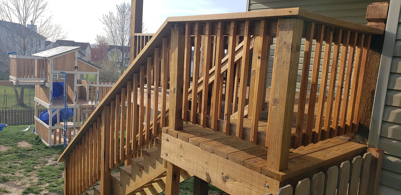 Metro East Decks loading=