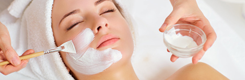 Facials By Minna loading=