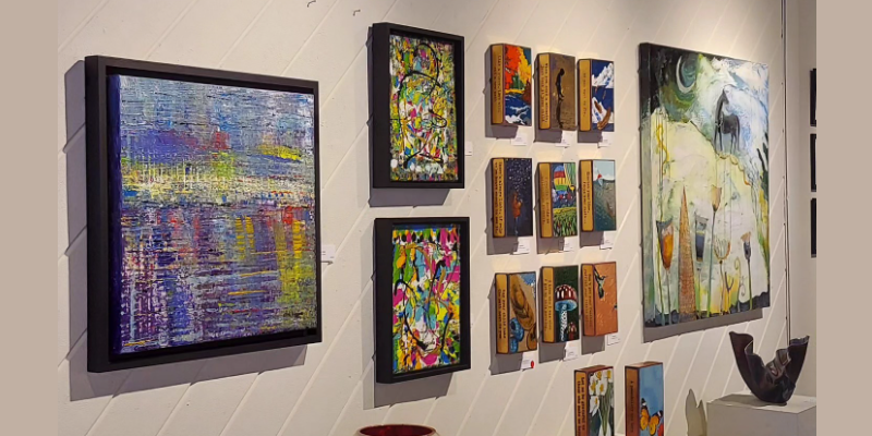 Sara Howell Studio & Gallery loading=