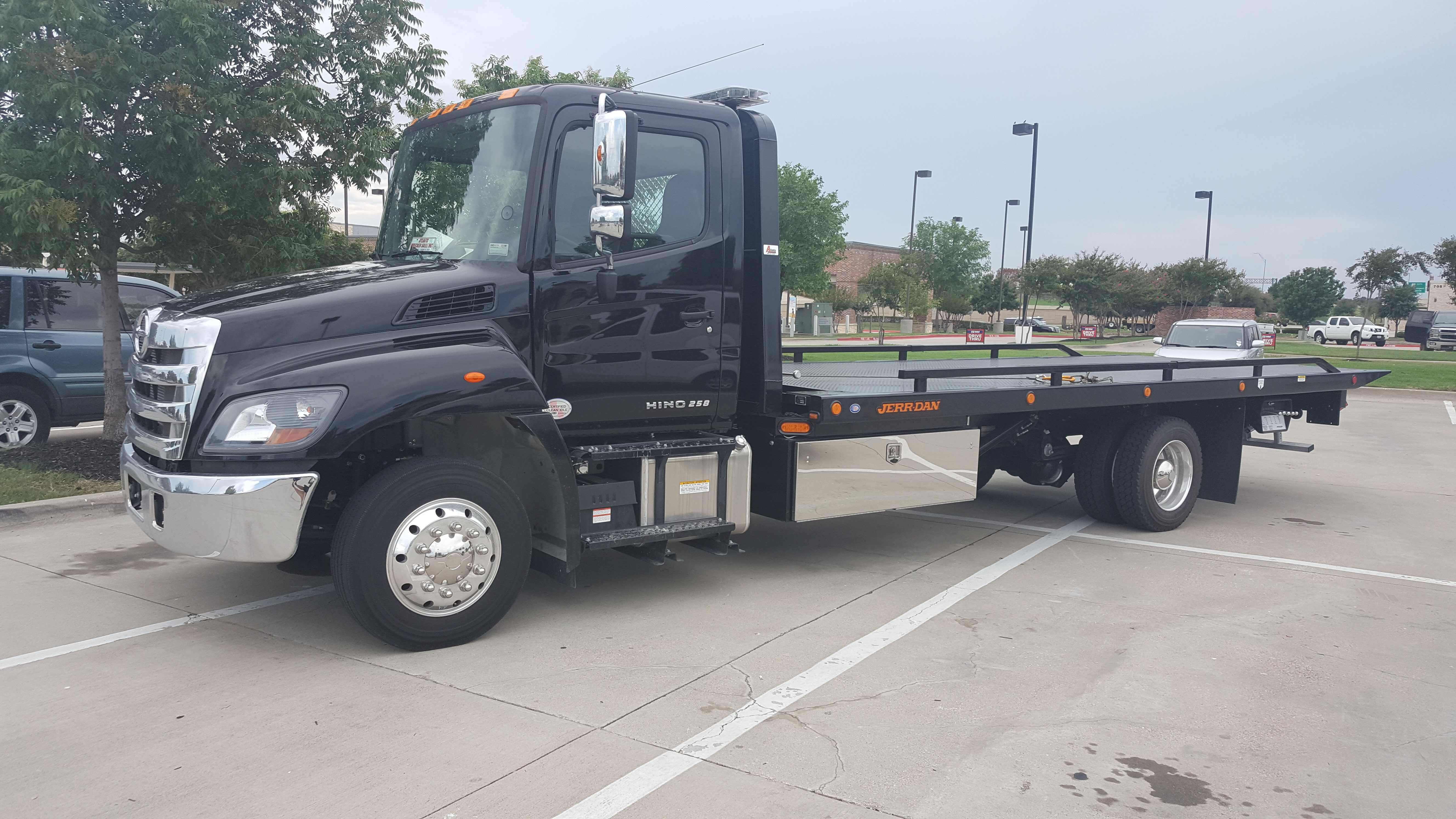 Towing Service In Dallas loading=
