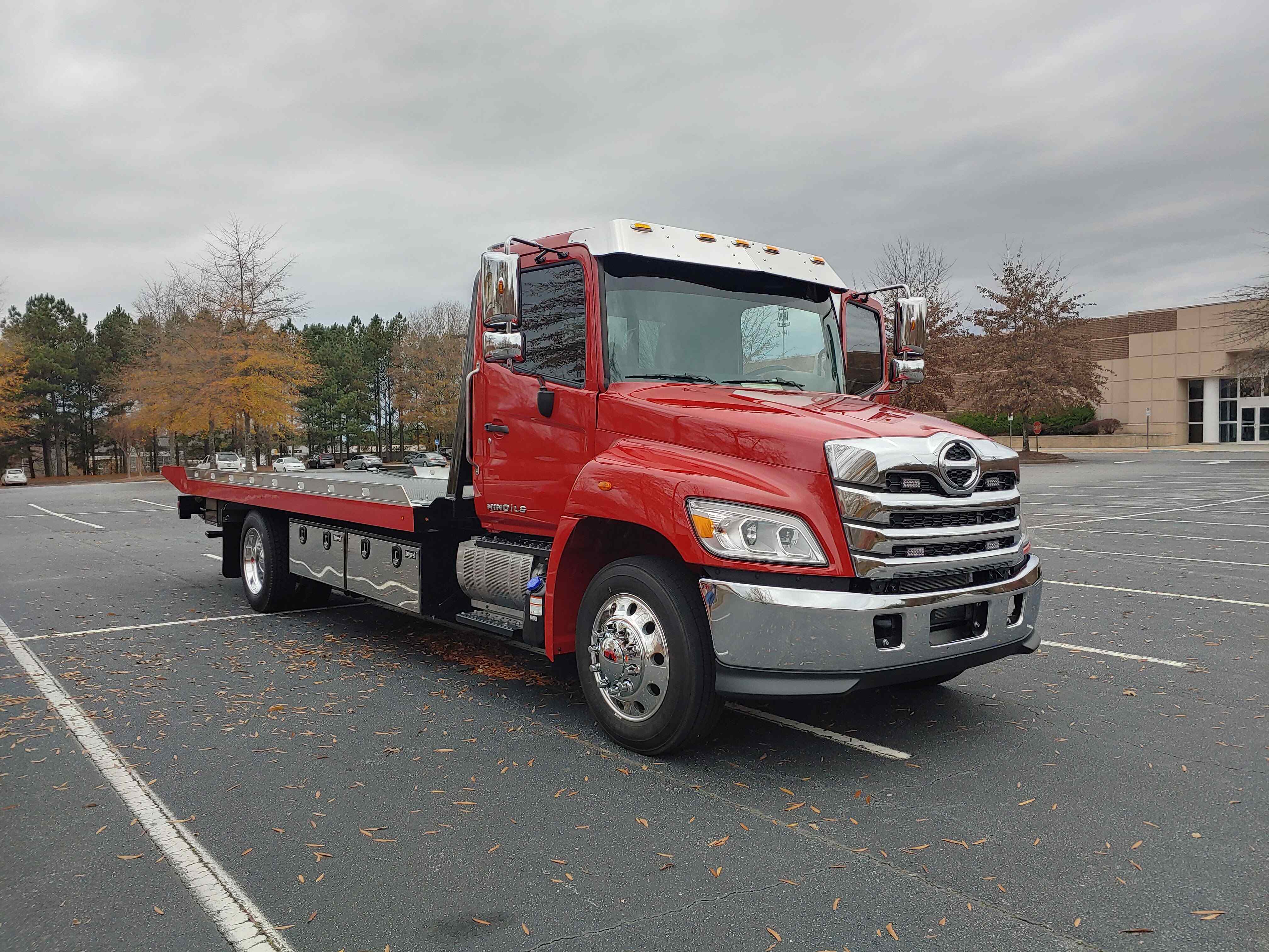 Flatbed Tow Truck In Dallas loading=