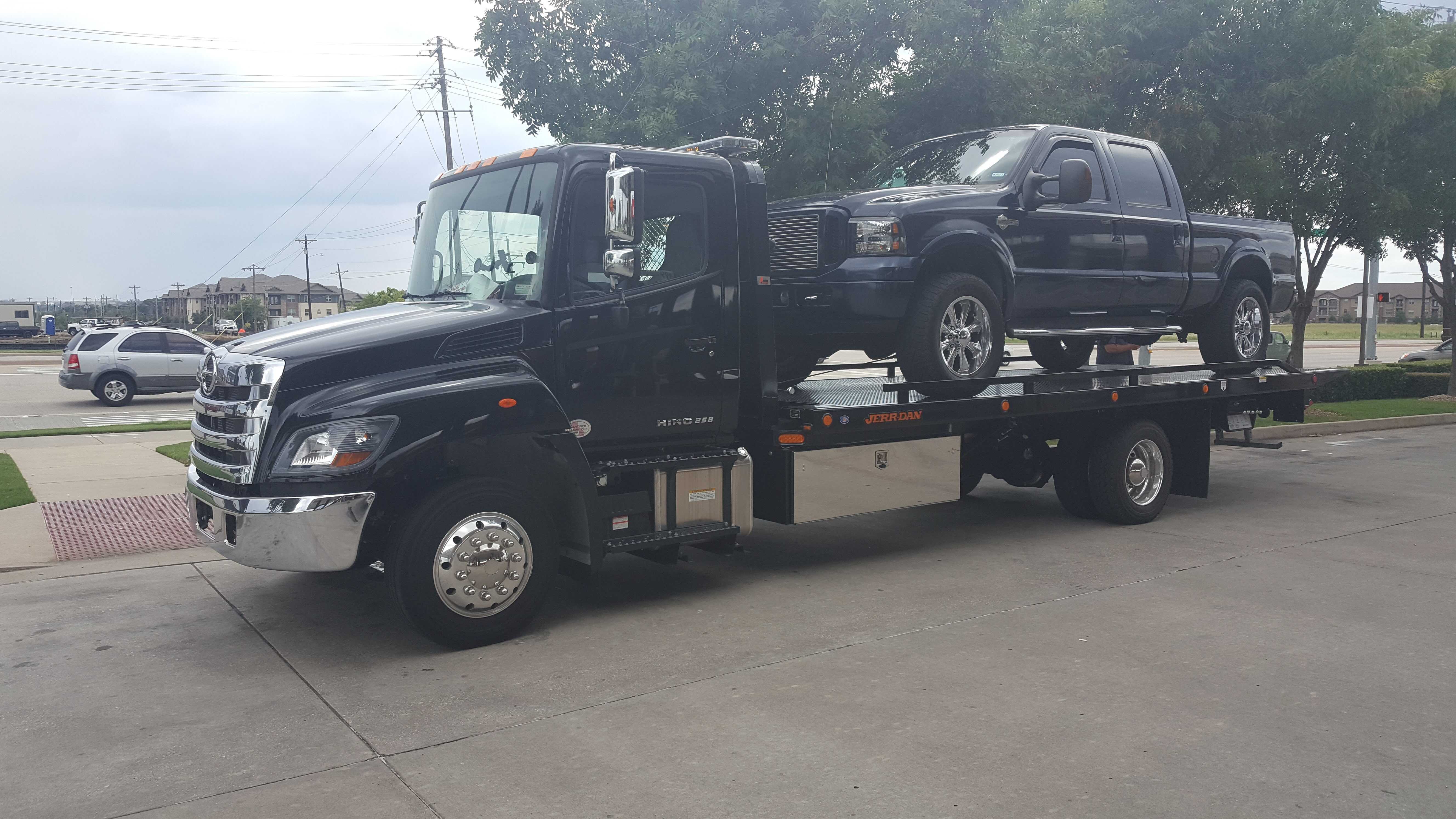 Flatbed Towing & Roadside Assistance loading=